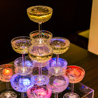 LOUNGE BAR Courage