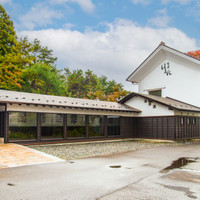 酒蔵と庭園　雲嶺庵