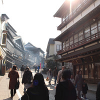 成田参道房の駅