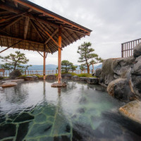 湖上に浮かぶ絶景の宿　はわい温泉　千年亭
