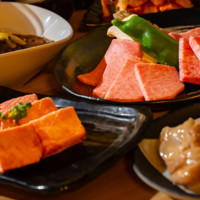 やきにく牛三おおつか