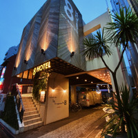 8HOTEL