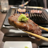黒毛和牛焼肉 白か黒