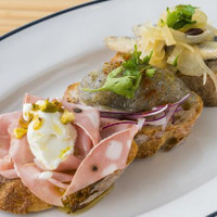 BACARO CARBON oyster bar