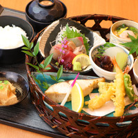 海鮮と日本酒 魚舟 梅田阪急グランドビル店（【旧店名】海鮮と創作串天ぷら 個室 魚舟）