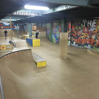 NQSスケートボードパーク iS OLLiES