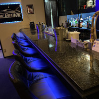 Bar Garage
