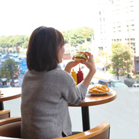 フレッシュネスバーガー  日比谷店