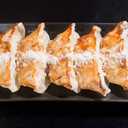 元祖トマトラーメンと辛麺とトマトもつ鍋 三味 古賀駅店（333） 4枚目