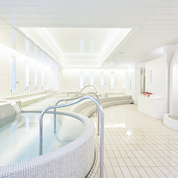 神戸レディススパ 2枚目