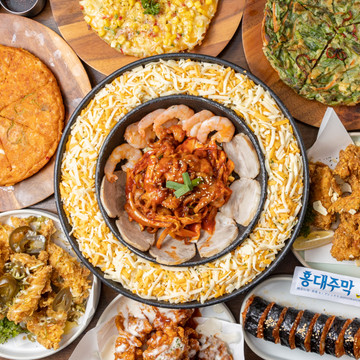 韓国料理 ホンデジュマク 新大久保店(홍대주막) 1枚目