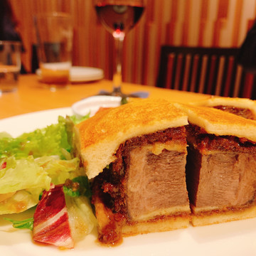 AKASAKA Tan伍 1枚目