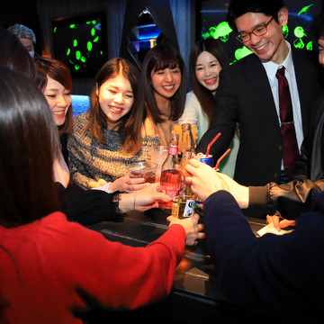 STANDING-BAR FESCRU 2枚目