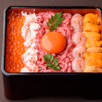 能登牛プレミアム肉重海鮮玉手箱