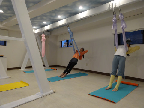 Aerial Yogastudio Mana 六本木 麻布 広尾 その他スポーツ フィットネス Aumo アウモ